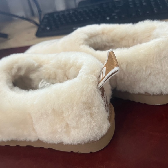 Ugg Classic Cozy Furry Bootie Slippers - Picture 4 of 7